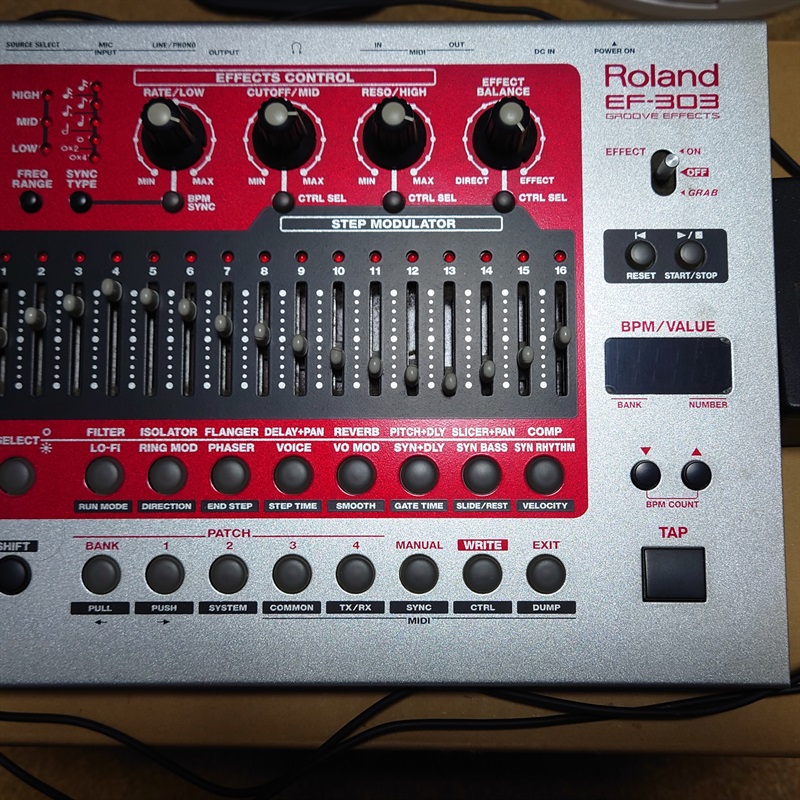 Roland EF-303の画像